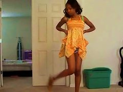 Slim Ebony Teen Dancing Temptingly In Amateur Clip
